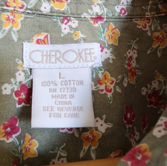 Vintage Cherokee Floral Button Down Longsleeve Shirt - Picture 4 of 4
